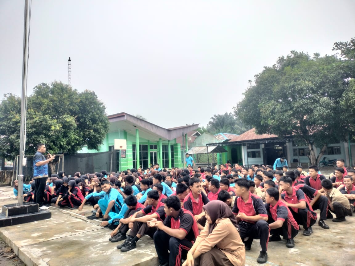Antisipasi Dampak Kabut Asap Karhutla, SMK Negeri 1 Pulau Rakyat Laksanakan Pembelajaran Jarak Jauh